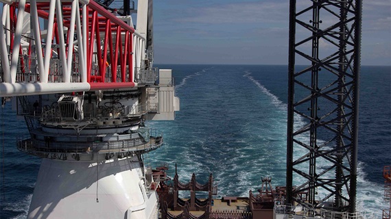 Ship crane